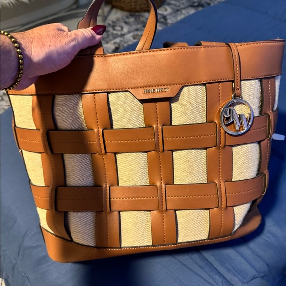 Nine West Tote - Picture 1 of 6
